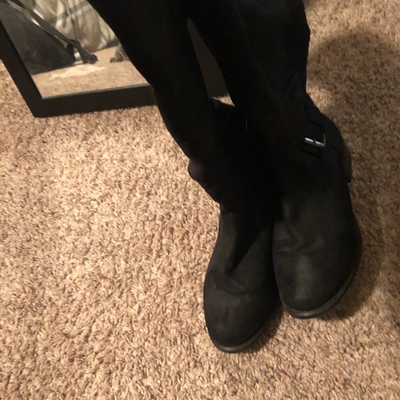 Knee high boots - Picture 2 of 4